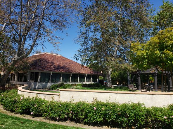 530 Hampshire Rd, Westlake Village, CA 91361